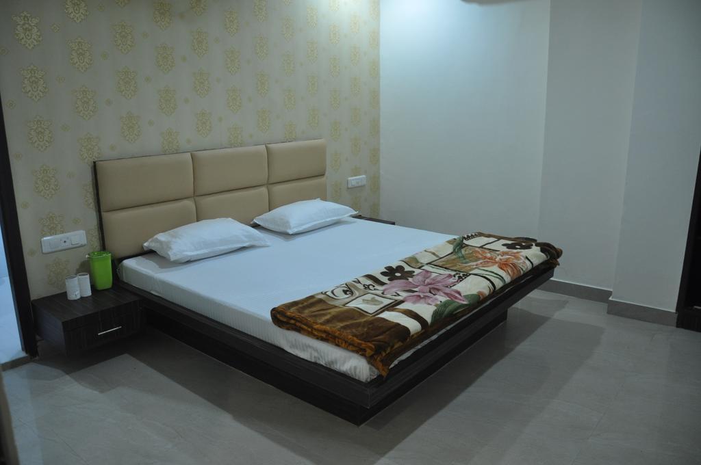 Hotel Silver Stone Ludhiana Quarto foto